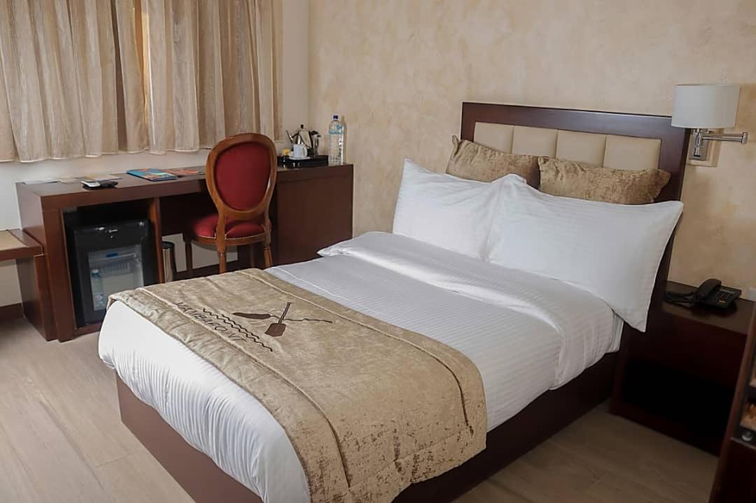 Mamba Point Hotel Freetown Buitenkant foto