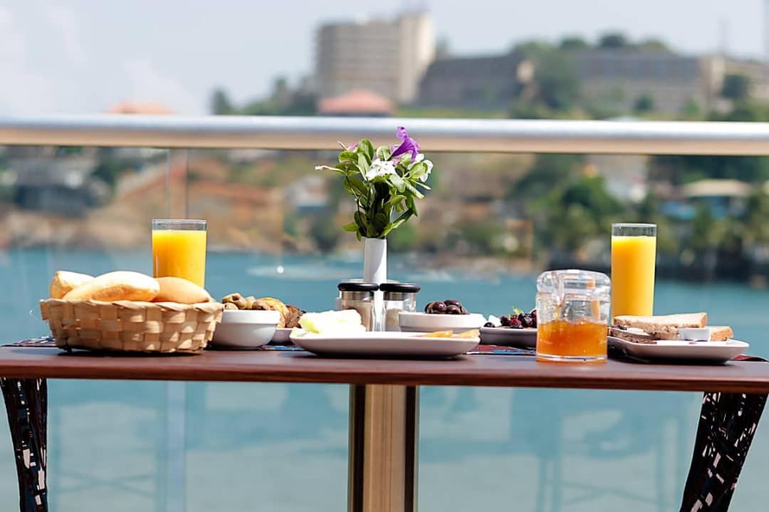 Mamba Point Hotel Freetown Buitenkant foto