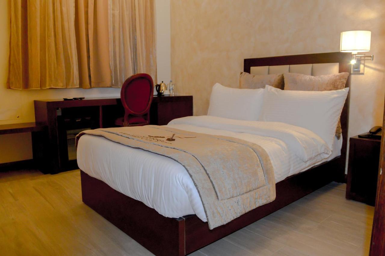 Mamba Point Hotel Freetown Buitenkant foto